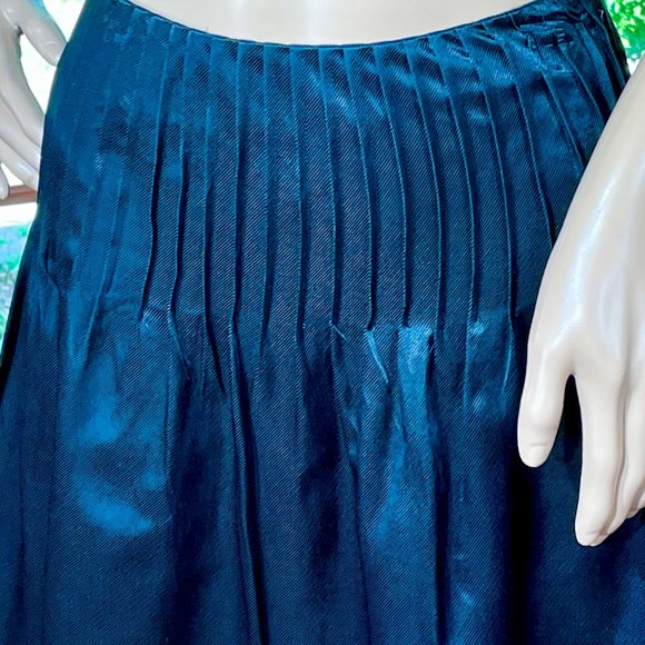 ▪️ORIGINAL PENGUIN▪️Black Pintuck Pleated Ribbed Satin Mini Skirt - Picture 3 of 4